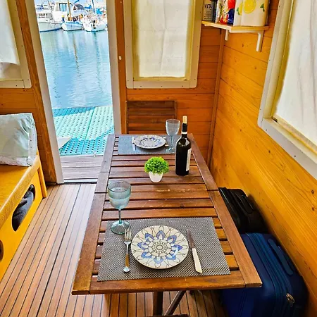 Houseboat Sardinia Botel