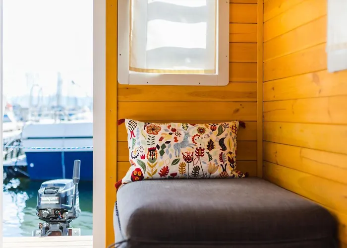 Houseboat Sardinia