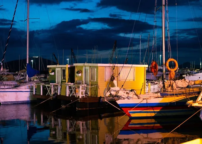 Houseboat Sardinia